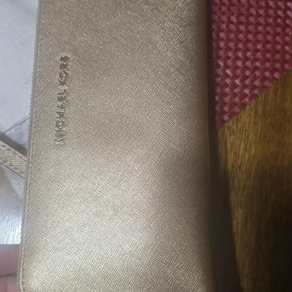 Michael Kors Gold Women's Bag and Wallet Set - Picture 7 of 9